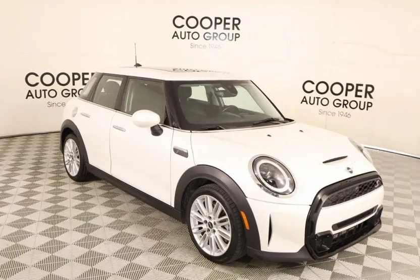2024 Mini Cooper 4 Door Hardtop S photo 1