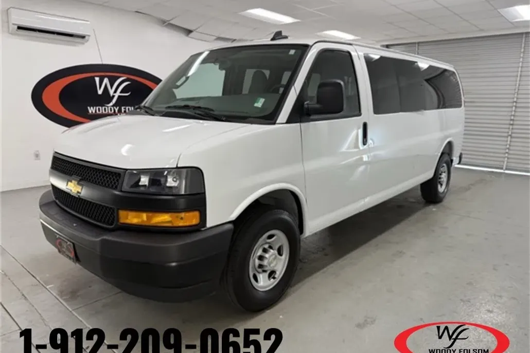 2025 Chevrolet Express 3500 Passenger Van photo 1