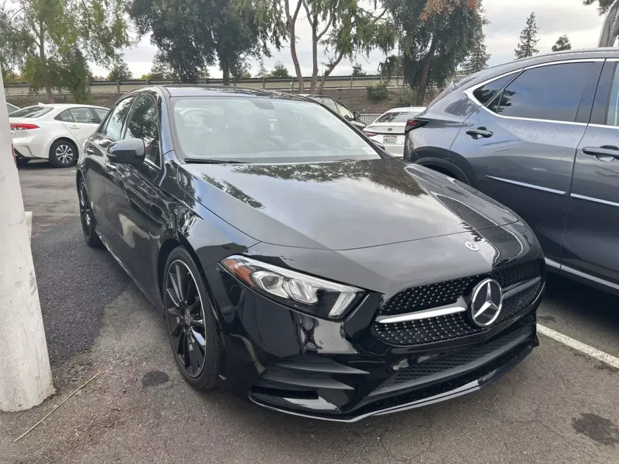 2022 Mercedes Benz A 220 photo 1