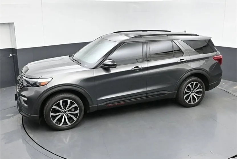 2020 Ford Explorer ST photo 1