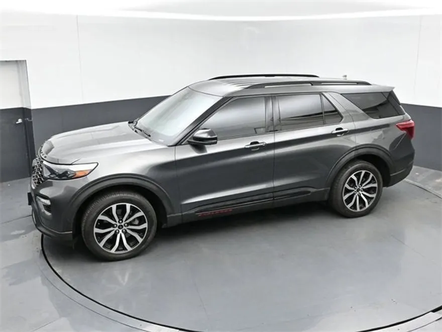 2020 Ford Explorer ST photo 1