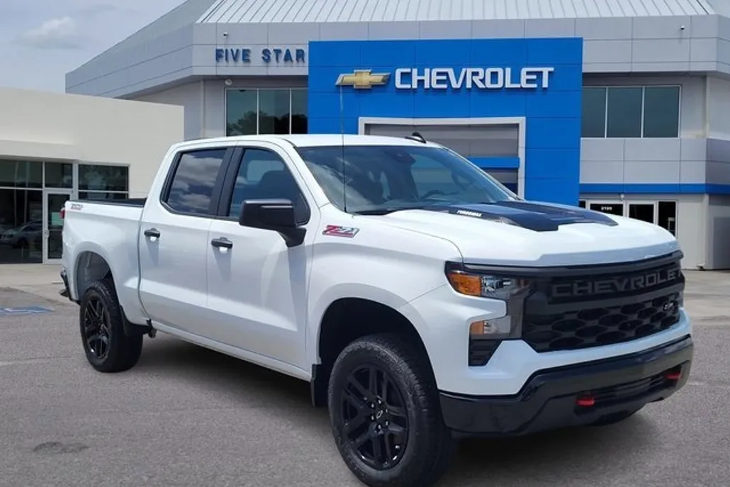 2025 Chevrolet Silverado 1500 Custom Trail Boss photo 1