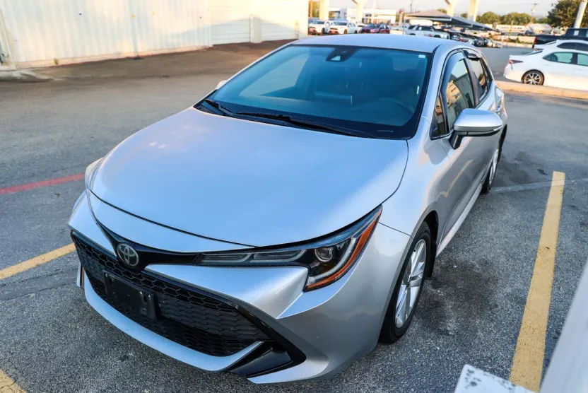 2020 Toyota Corolla SE photo 1