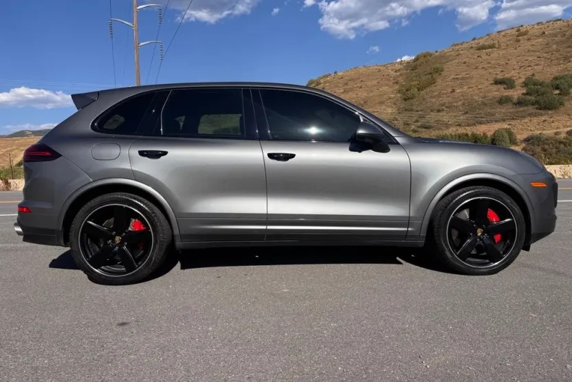 2018 Porsche Cayenne Turbo photo 1