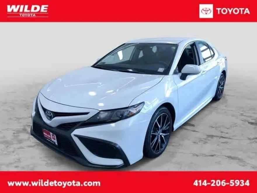 2024 Toyota Camry SE photo 1