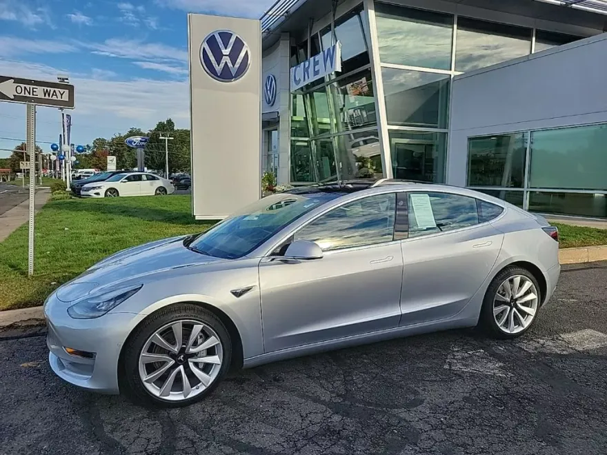 2018 Tesla Model 3 Long Range photo 1