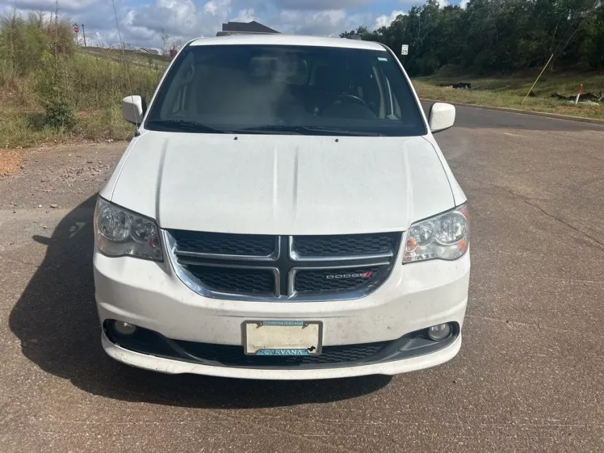 2019 Dodge Grand Caravan SXT photo 1