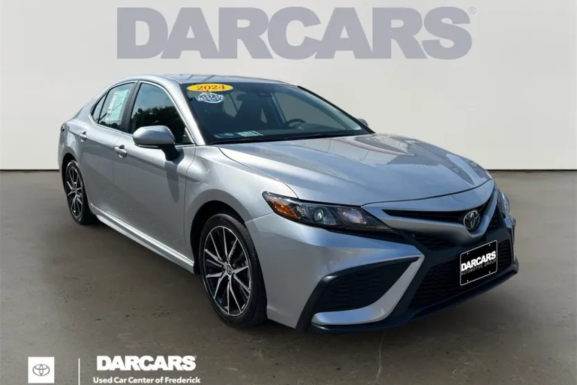 2024 Toyota Camry SE photo 1