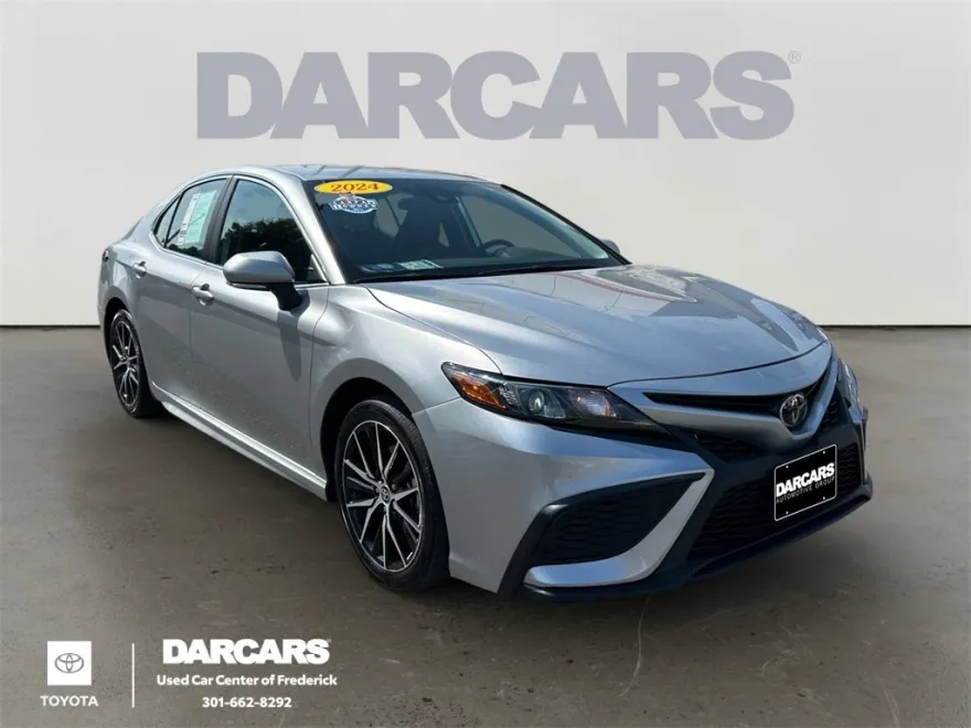 2024 Toyota Camry SE photo 1