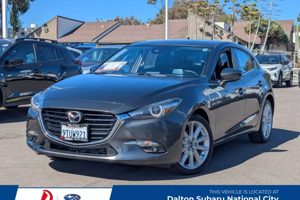 2017 Mazda Mazda3 Grand Touring photo 1