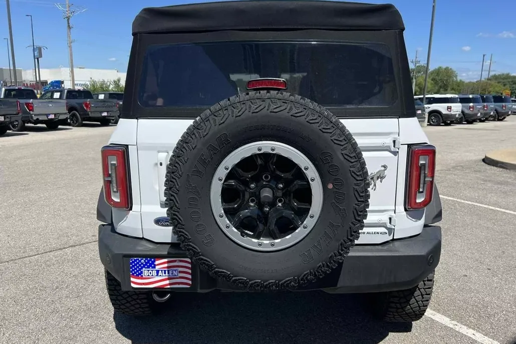 2024 Ford Bronco Outer Banks photo 1