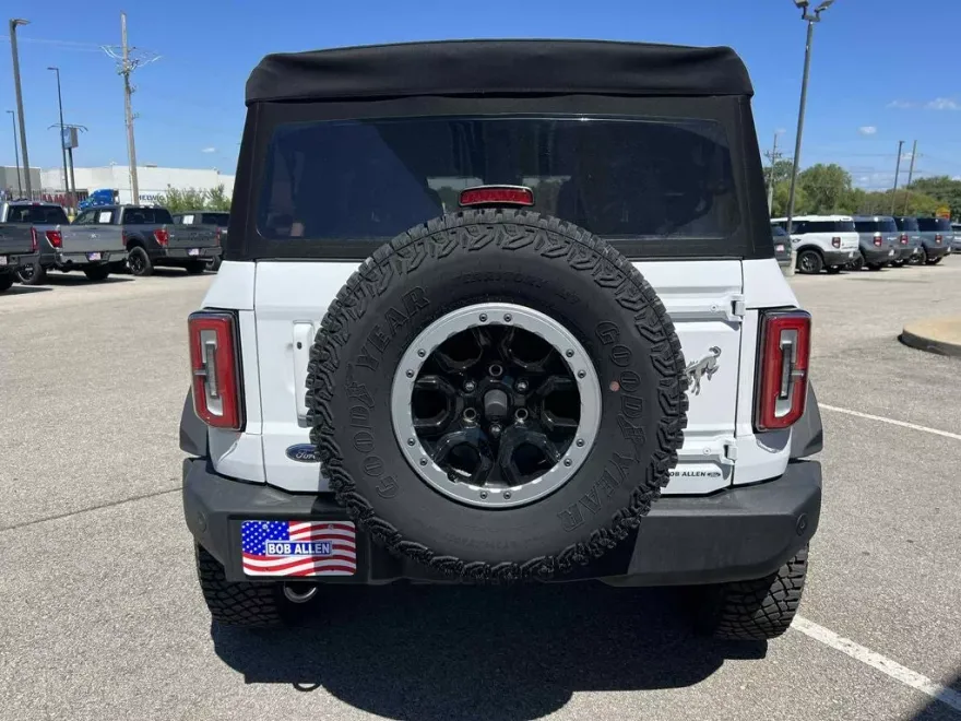 2024 Ford Bronco Outer Banks photo 1