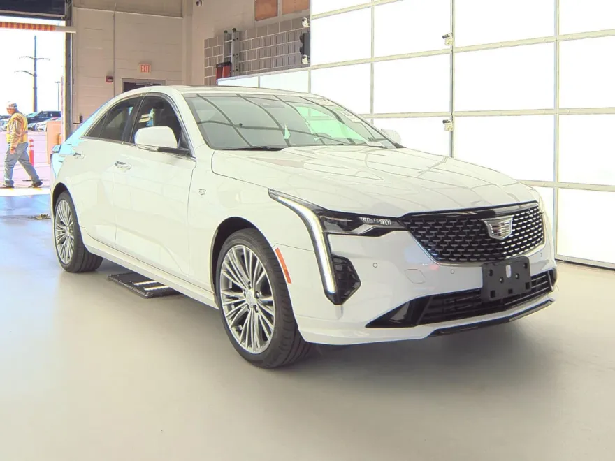 2022 Cadillac CT4 Premium Luxury photo 1
