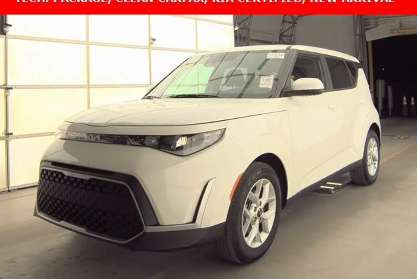 2024 Kia Soul LX photo 1