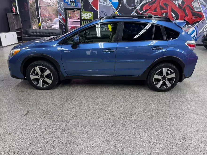 2014 Subaru Crosstrek Hybrid Touring photo 2
