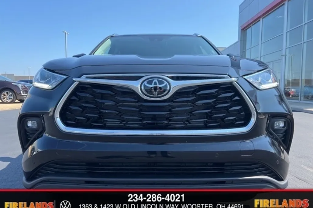 2025 Toyota Highlander Hybrid Limited photo 1