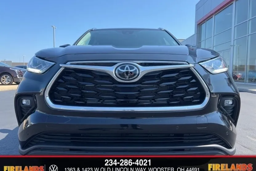 2025 Toyota Highlander Hybrid Limited photo 1