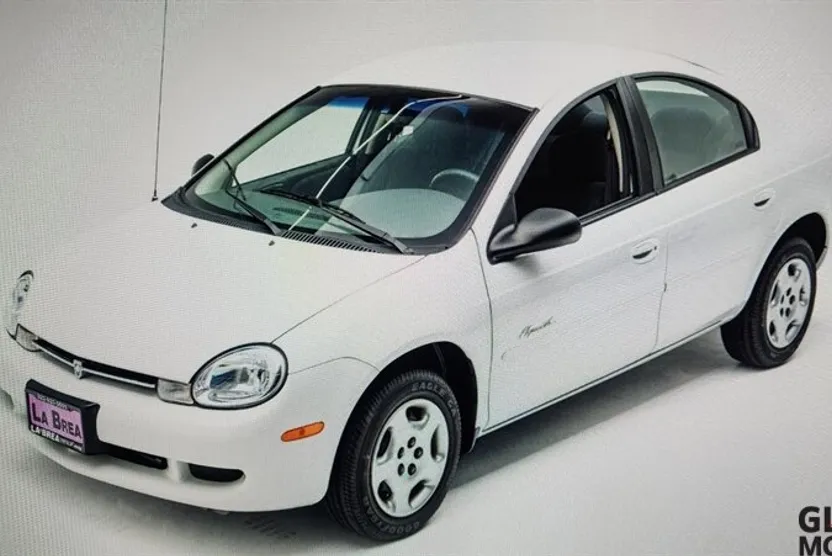 2000 Plymouth Neon photo 1
