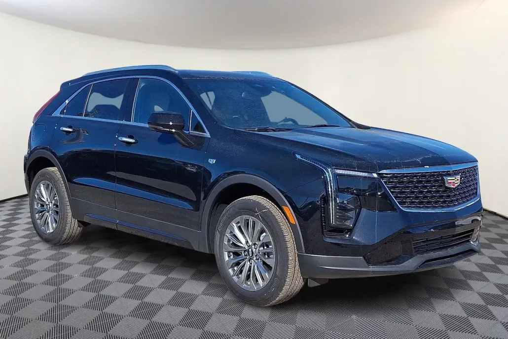 2025 Cadillac XT4 Premium Luxury photo 1