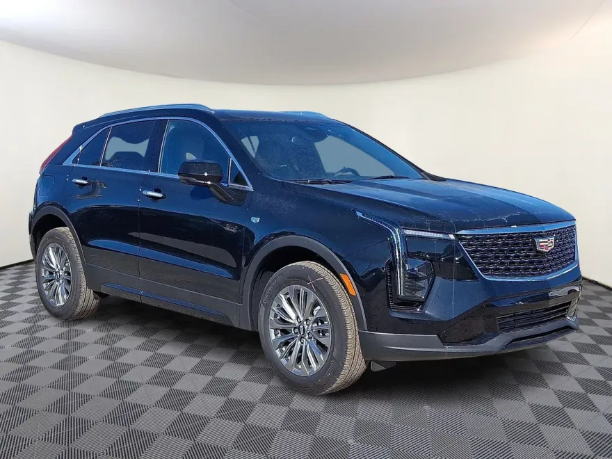 2025 Cadillac XT4 Premium Luxury photo 1