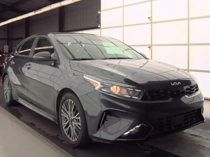 2024 Kia Forte GT-Line photo 1