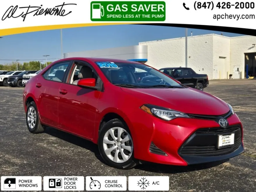 2019 Toyota Corolla LE photo 1