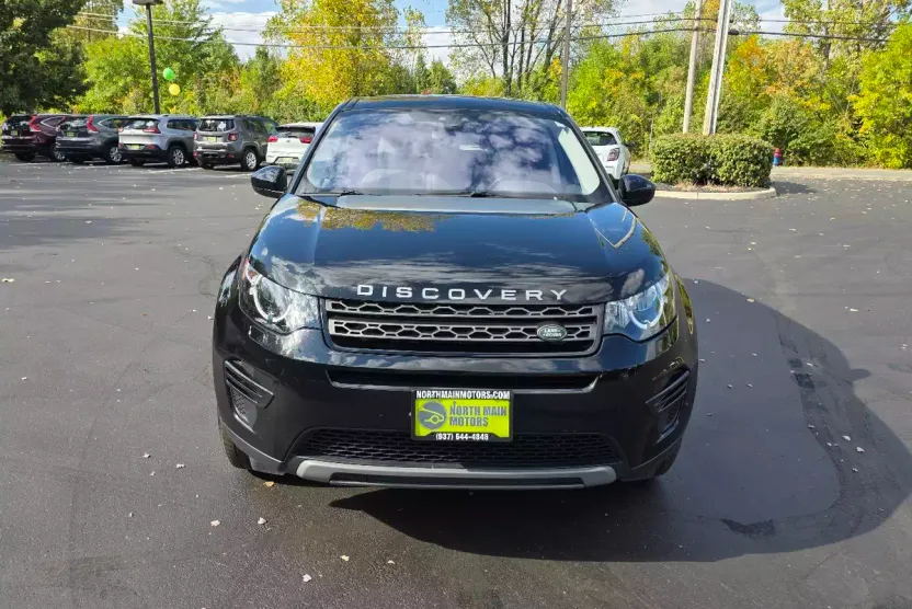 2018 Land Rover Discovery Sport SE photo 1