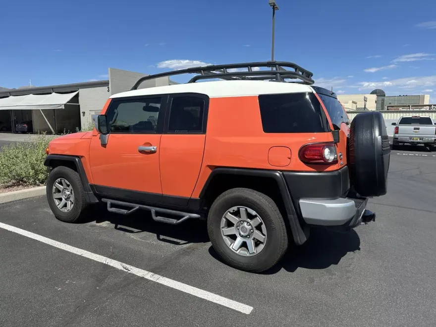 2014 Toyota FJ Cruiser Base photo 1