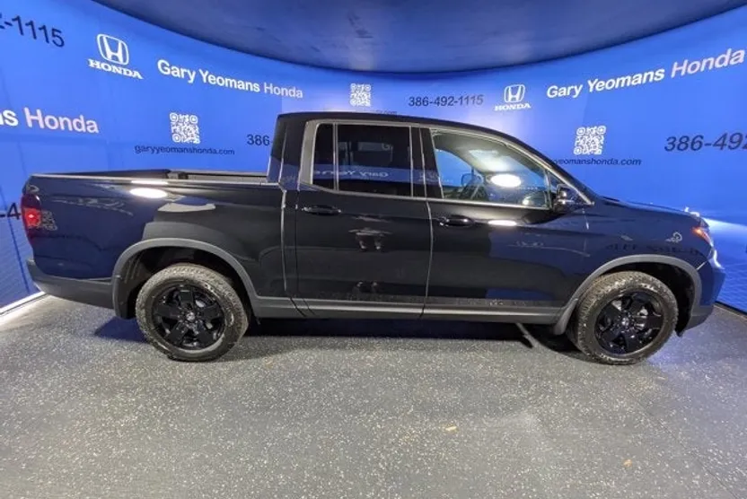2025 Honda Ridgeline Black Edition photo 1
