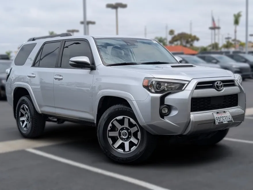 2021 Toyota 4Runner TRD Off-Road Premium photo 1