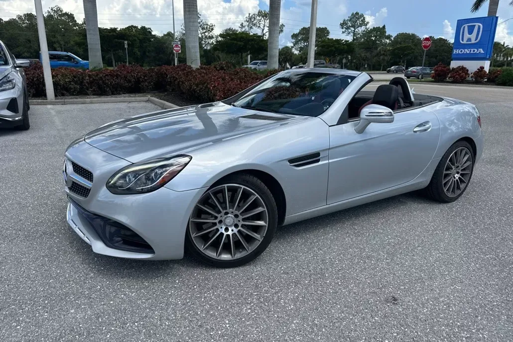 2017 Mercedes Benz SLC 300 photo 1