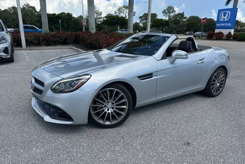 2017 Mercedes Benz SLC 300 photo 1