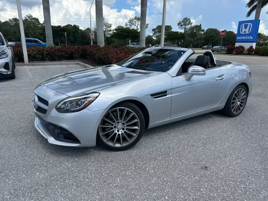 2017 Mercedes Benz SLC 300 photo 1