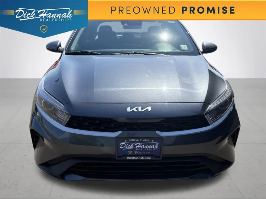 2023 Kia Forte LXS photo 1