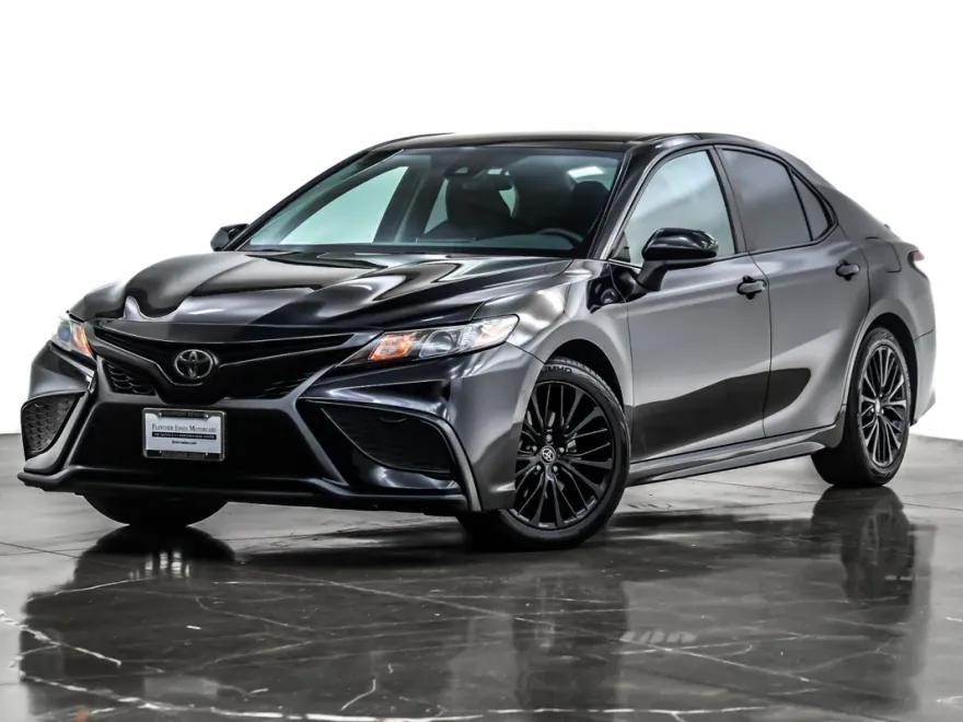 2021 Toyota Camry SE photo 1