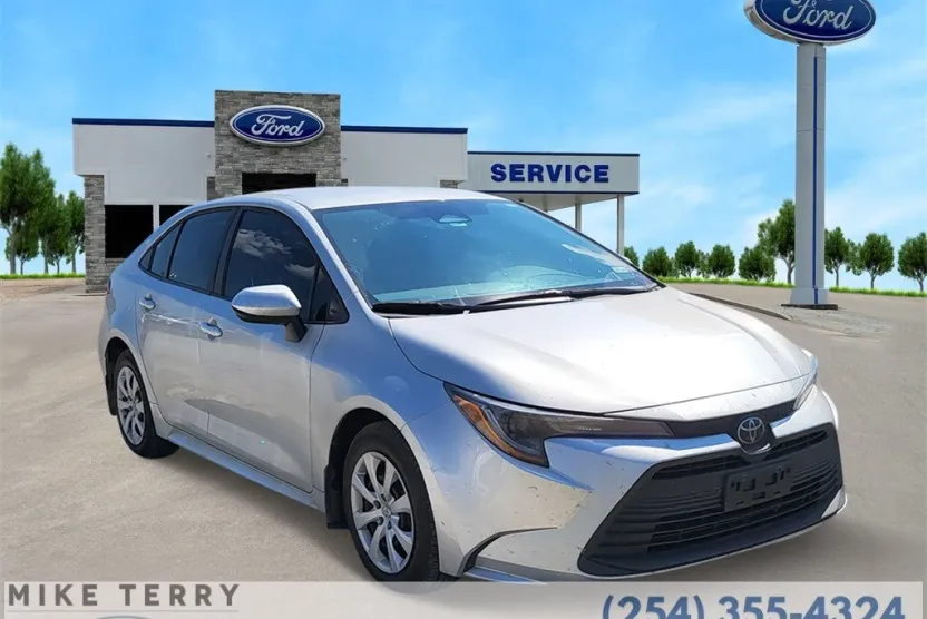 2024 Toyota Corolla LE photo 1