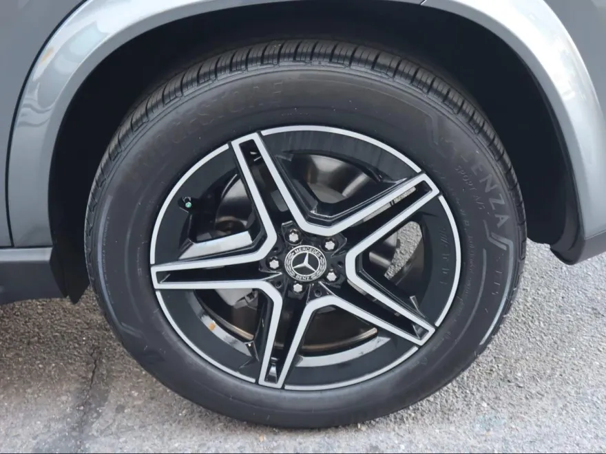 2025 Mercedes Benz GLE 450e 4MATIC photo 1