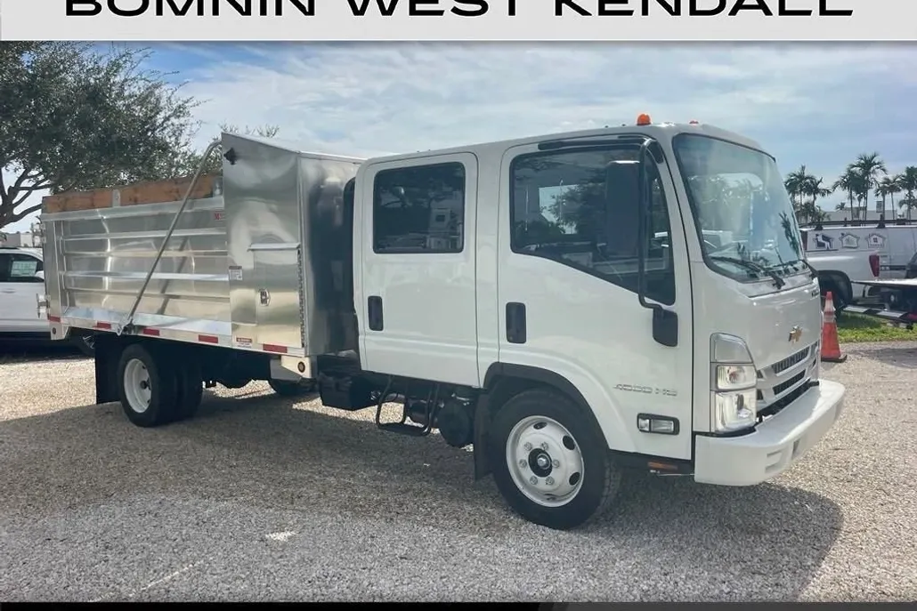 2024 Chevrolet Silverado 4500HD photo 1