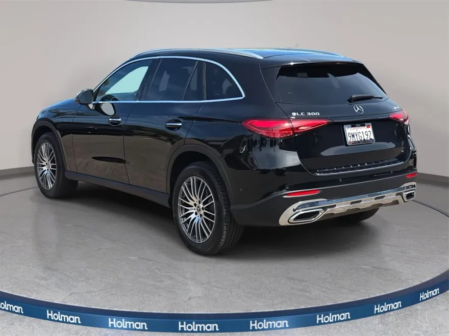 2024 Mercedes Benz GLC 300 4MATIC photo 1