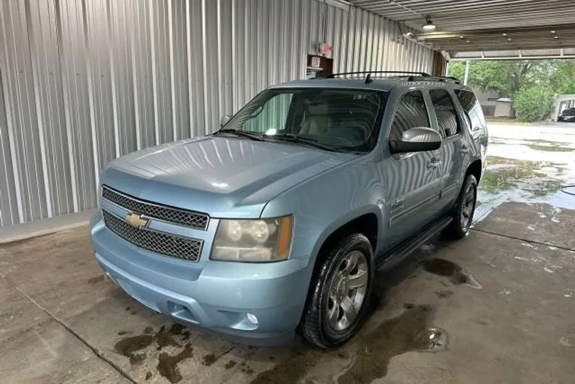 2011 Chevrolet Tahoe LT photo 1