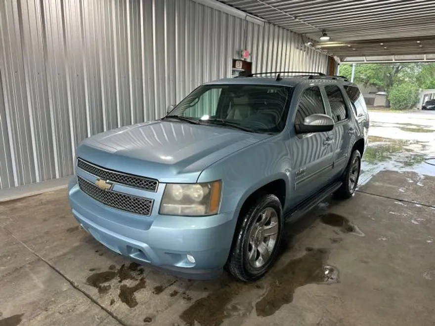 2011 Chevrolet Tahoe LT photo 1