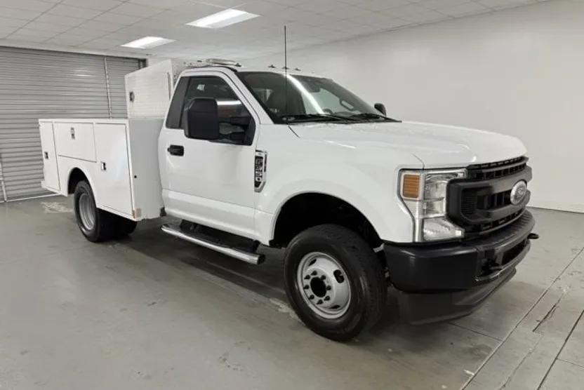 2022 Ford F-350 XL photo 1