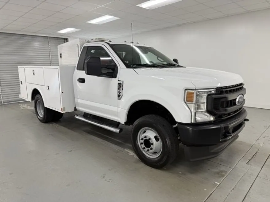 2022 Ford F-350 XL photo 1