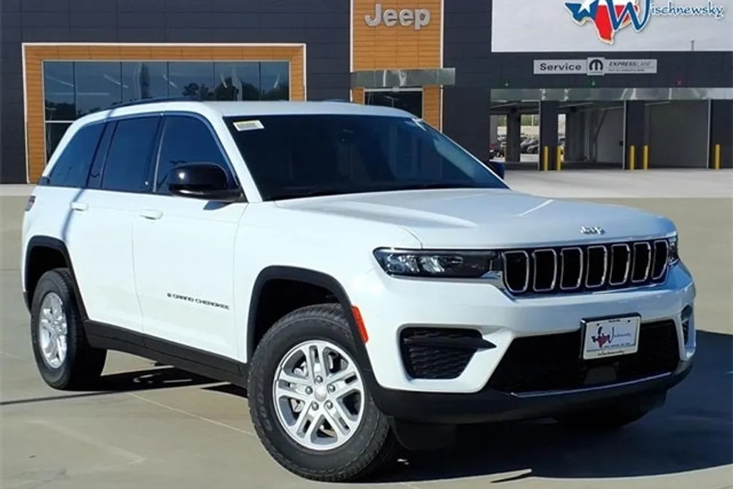 2025 Jeep Grand Cherokee Laredo photo 1