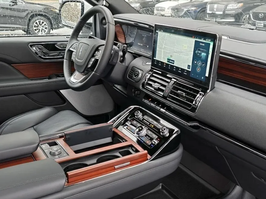 2024 Lincoln Navigator Reserve photo 6