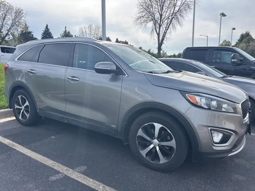 2018 Kia Sorento EX photo 1