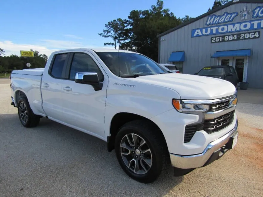 2023 Chevrolet Silverado LT photo 1