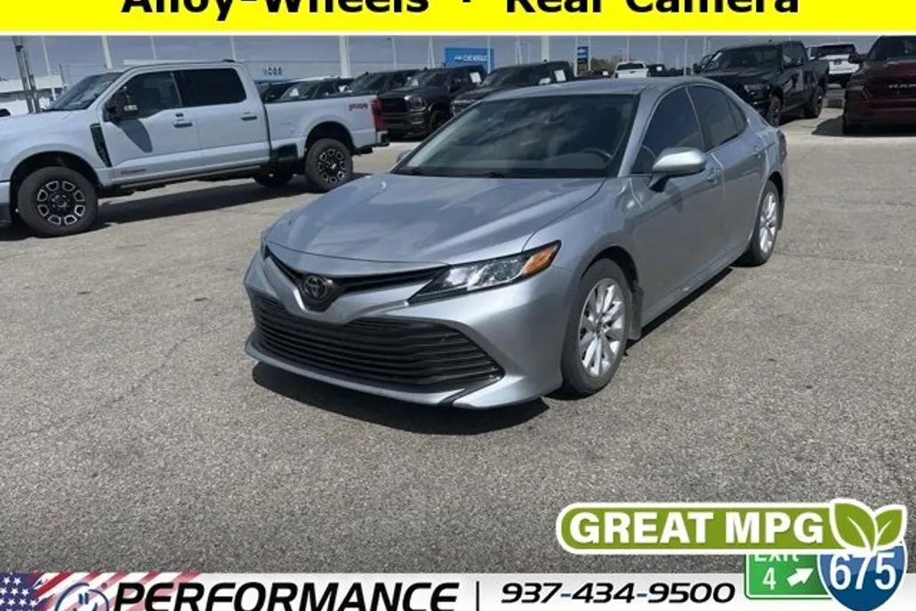 2020 Toyota Camry LE photo 1
