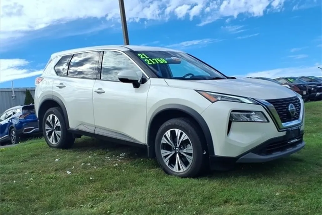 2021 Nissan Rogue SV photo 1
