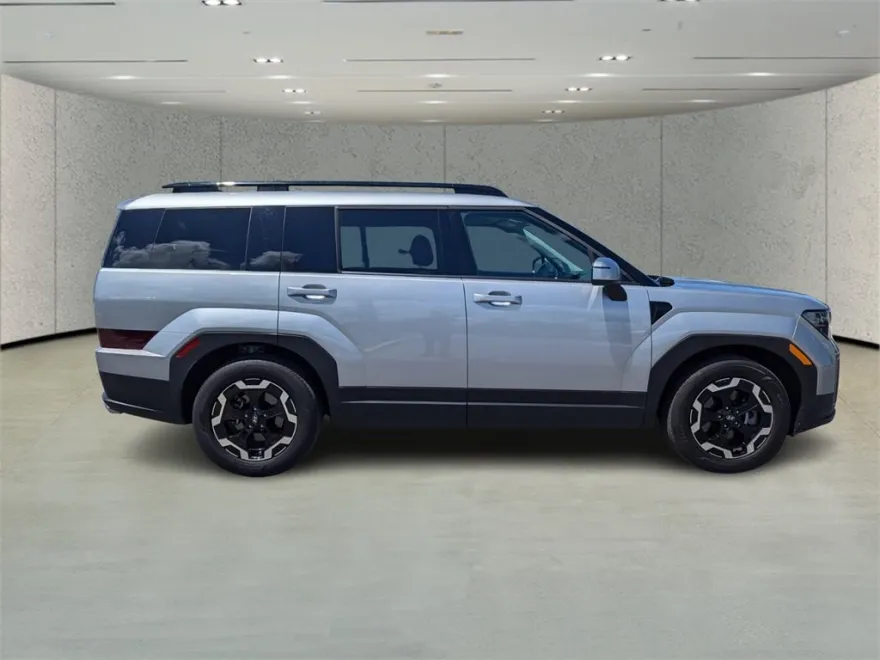 2025 Hyundai Santa Fe SEL photo 1